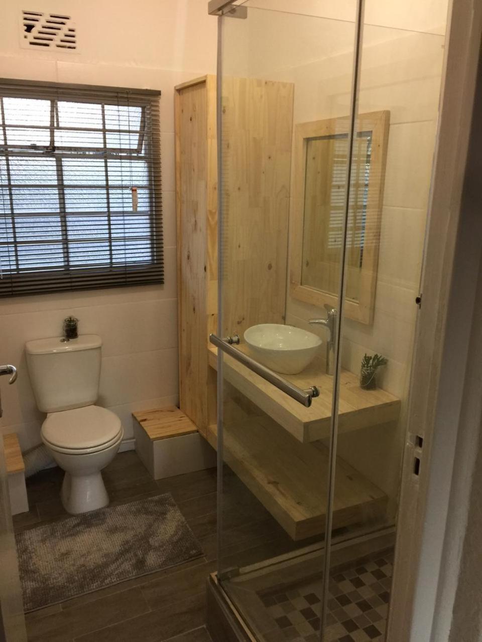 Apartment 9 Westward *